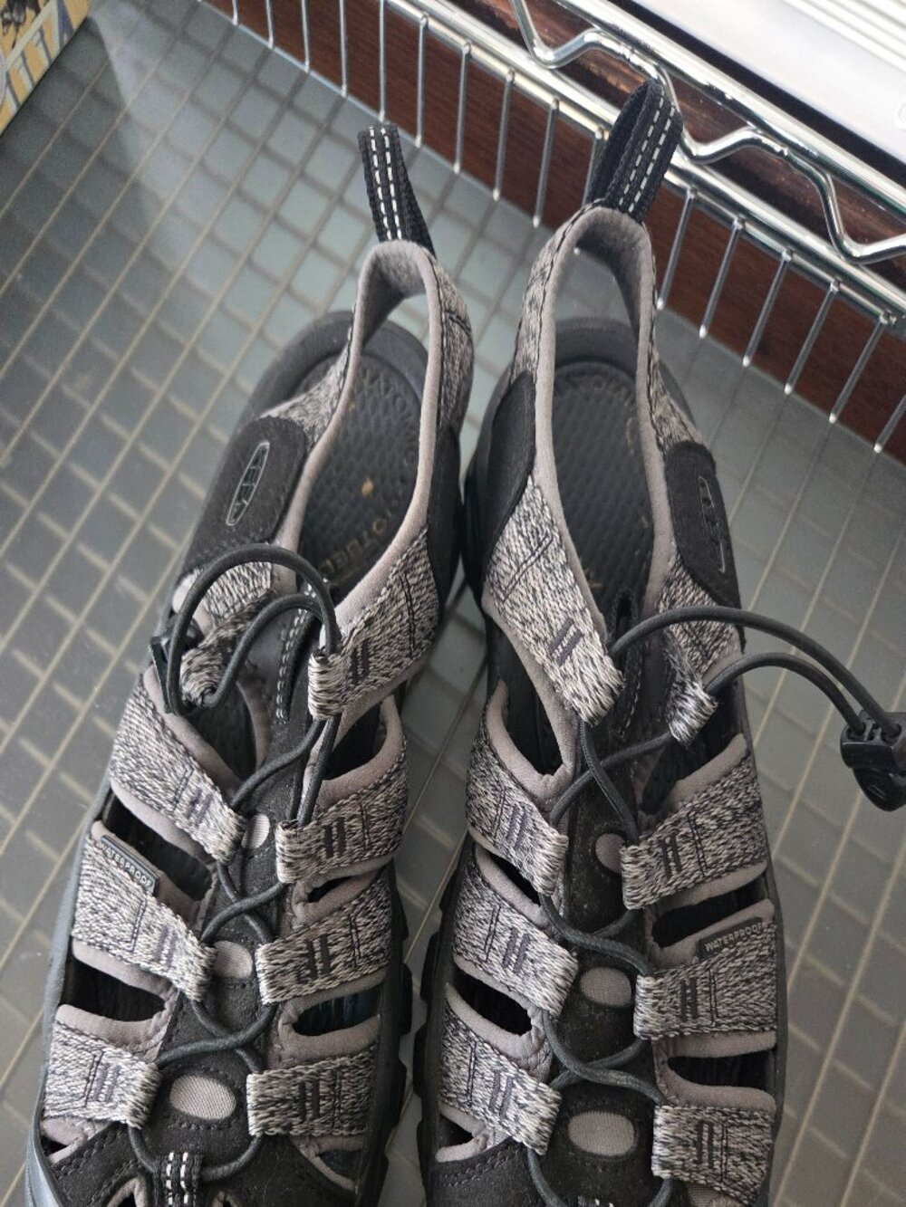 KEEN Men's Newport H2 Closed-Toe Water Sandals Black Grey 7.5